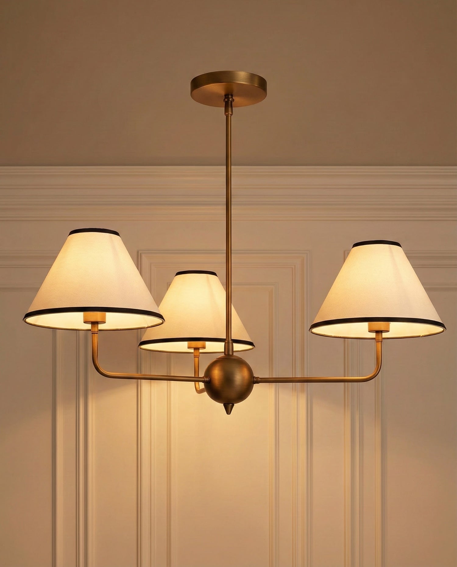 The Oxford Avize | Eskitme Pirinç Gövdeli, Keten Şapkalı 3 Kollu Avize