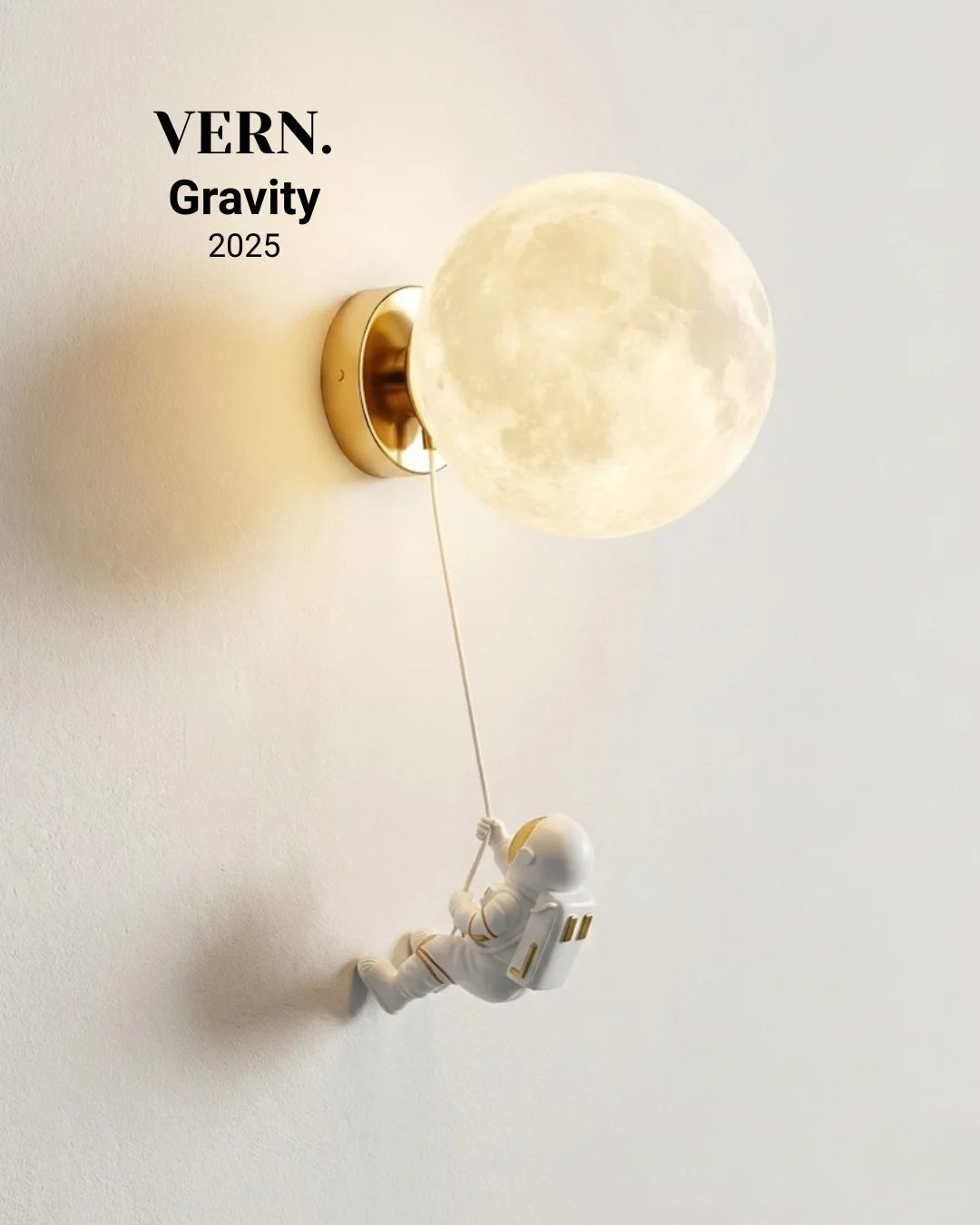 Gravity Astronaut Sconce | Ay Dokulu Heykelsi Duvar Apliği