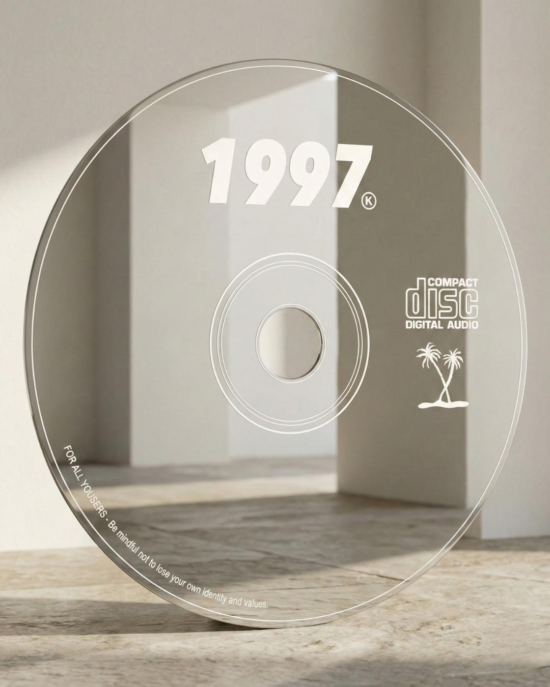 1997 | İkonik CD Formlu Dekoratif Duvar Aynası