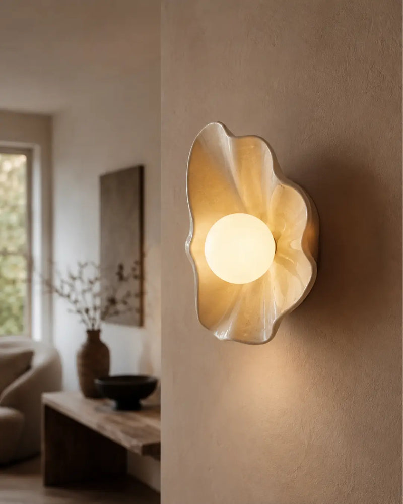 Vals Shell Sconce | Fiberglass Dalgalı Kabuk Formlu Duvar Apliği